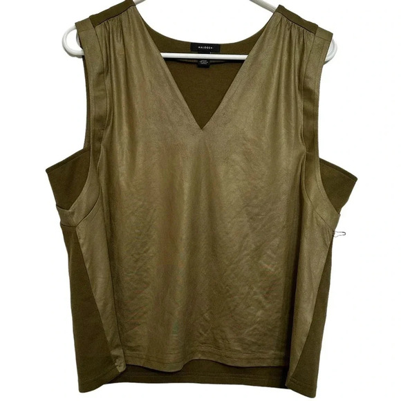 Halogen NWOT’s v-neck tank. Size 1 - Picture 1 of 4